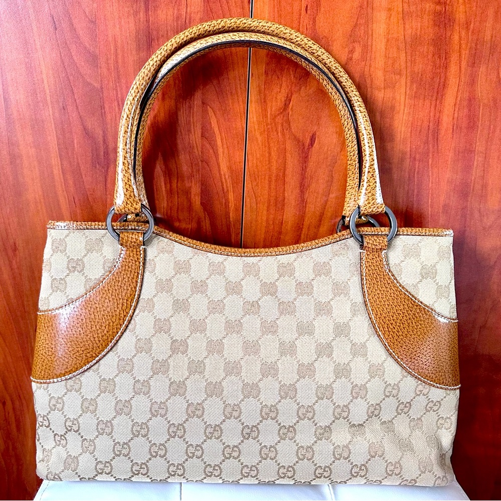 Authentic ** Gucci Monogram Medium Tote - image 1